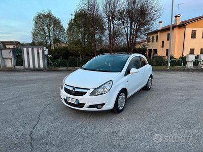 Usata Opel Corsa Sport 90 CV (66 kW) 2008 Bianco Utilitaria