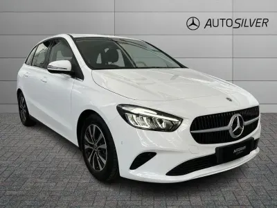 Usata Mercedes B180 Advanced 116 CV (85 kW) 2025 Bianco / pastello Utilitaria