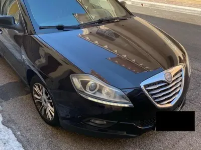 Usata Lancia Delta Gold 120 CV (88 kW) 2012 Nero Utilitaria