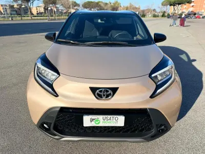Second-hand Toyota Aygo X 72 CP (52 kW) 2023 Auriu SUV