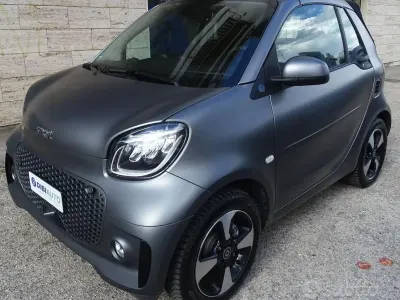 Usata Smart ForTwo Electric Drive Passion 41 kW (56 CV) 2023 Grigio Cabrio