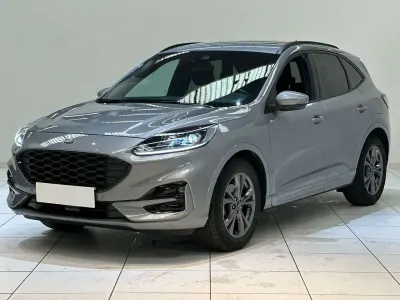 Begagnad Ford Kuga ST-Line 150 HK (110 kW) 2023 Grå SUV