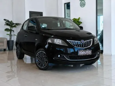 Usata Lancia Ypsilon Gold 69 CV (50 kW) 2023 Nero Utilitaria