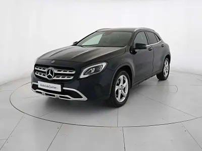 Usata Mercedes GLA200 136 CV (100 kW) 2018 Blu SUV