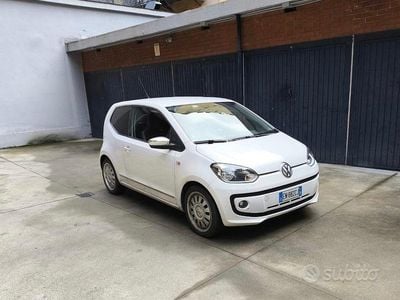 Usata VW up! high up! 75 CV (55 kW) 2012 Bianco pastello Utilitaria