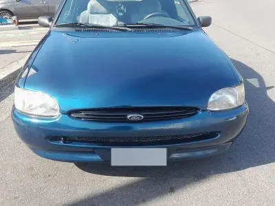 Usata Ford Escort Cabriolet 105 CV (77 kW) 1995 Blu Cabrio