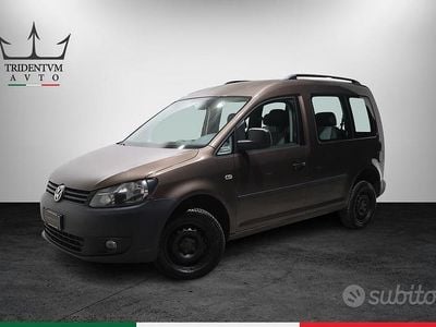 Usata VW Caddy Highline 110 CV (80 kW) 2012 Marrone Monovolume