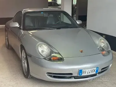 Usata Porsche 911 Carrera 300 CV (220 kW) 2001 Grigio Coupé