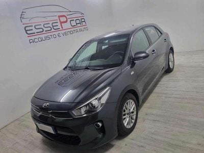 Usata Kia Rio 85 CV (62 kW) 2017 Grigio Berlina