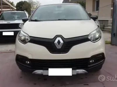 Käytetty Renault Captur Intens 90 HP (66 kW) 2017 Peessi Katumaasturi