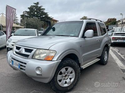 Grigio Usata 2003 Mitsubishi Pajero SUV | 9990 € (Buon prezzo)