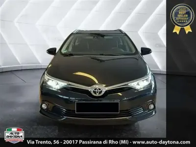 Usata Toyota Auris Lounge 124 CV (91 kW) 2014 Argento Station wagon