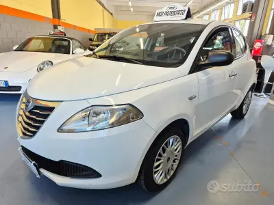 Usata Lancia Ypsilon Silver 69 CV (50 kW) 2015 Bianco Utilitaria