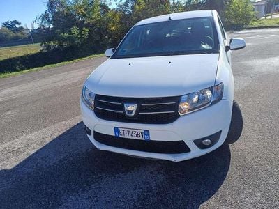 Bianco Usata 2014 Dacia Sandero Lauréate Berlina | 5800 € (Buon prezzo)