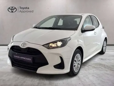 Usata Toyota Yaris Hybrid 92 CV (67 kW) 2025 Bianco Berlina
