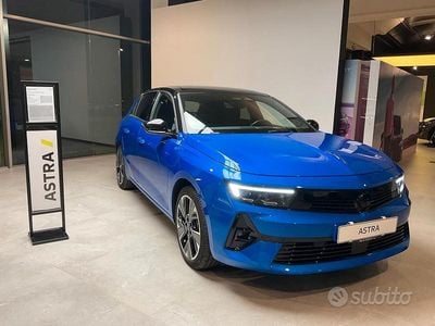 Usata Opel Astra 114 kW (156 CV) 2023 Blu Berlina