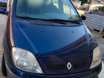 Usata Renault Modus 75 CV (55 kW) 2011 Nero Monovolume