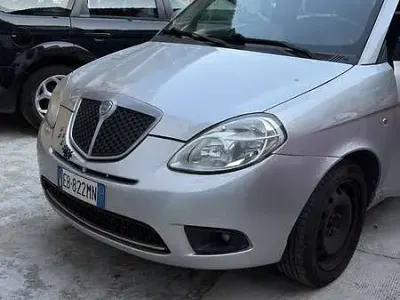 Usata Lancia Ypsilon 60 CV (44 kW) 2010 Utilitaria