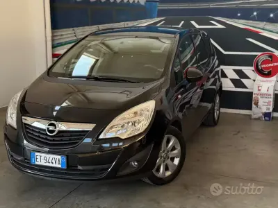 Usata Opel Meriva Cosmo 101 CV (74 kW) 2014 Nero Monovolume