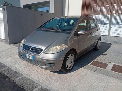 Usata Mercedes A180 Elegance 108 CV (79 kW) 2005 Marrone Berlina
