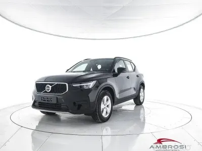 Neu Volvo XC40 163 PS (119 kW) 2026 Schwarz SUV