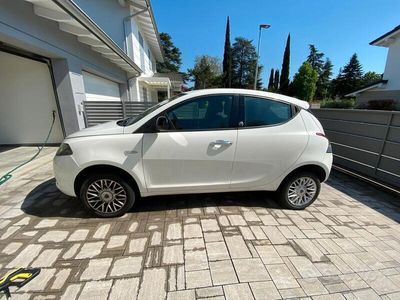 usata Lancia Ypsilon 0.9 TwinAir 5 porte Metano Ecochic