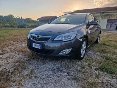 Usata Opel Astra 125 CV (91 kW) 2011 Grigio Station wagon