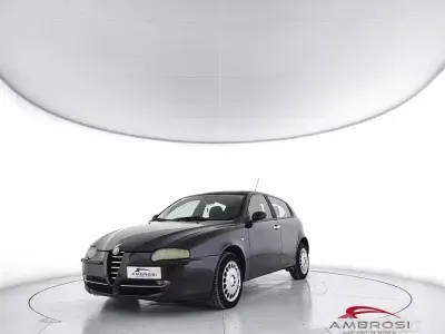 Usata Alfa Romeo 147 Progression 116 CV (85 kW) 2003 Bluazzurro Utilitaria