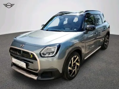 Nuova Mini Countryman Favoured 225 kW (306 CV) 2025 Verde SUV