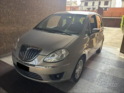 Usata Lancia Musa 95 CV (69 kW) 2008 Grigio Monovolume