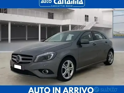 Usata Mercedes A180 109 CV (80 kW) 2015 Grigio Berlina