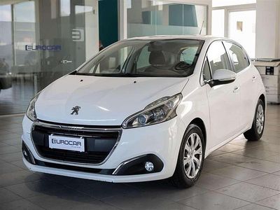 Usata Peugeot 208 Active 102 CV (75 kW) 2019 Bianco Utilitaria