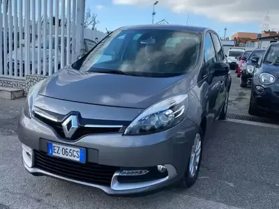 Usata Renault Scénic III XMOD 110 CV (80 kW) 2015 Grigio Monovolume