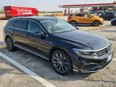 Usata VW Passat GTE 218 CV (160 kW) 2020 Nero Station wagon