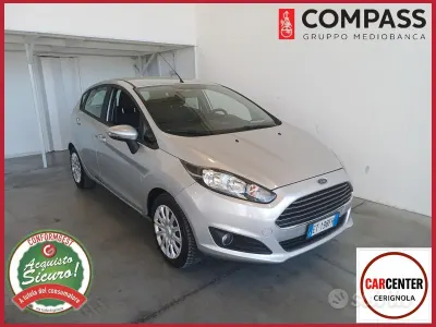 Usado Ford Fiesta Titanium 75 HP (55 kW) 2014 Cinzento Citadino