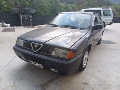 Usado Alfa Romeo 33 90 CV (66 kW) 1992 Gris Berlina