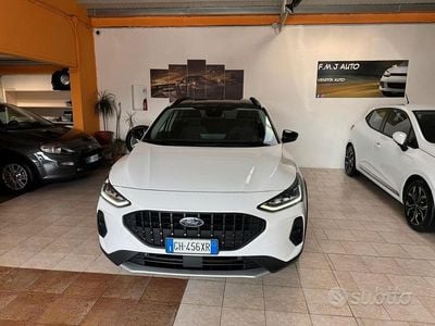 Usata Ford Focus ST 120 CV (88 kW) 2022 Bianco SUV
