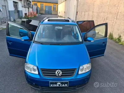 Usata VW Touran Trendline 102 CV (75 kW) 2005 Blu Monovolume