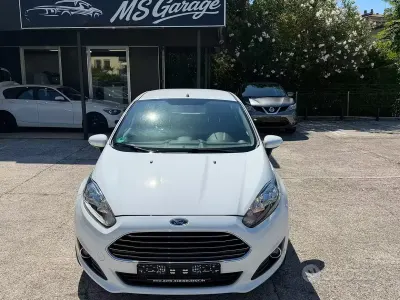 Usata Ford Fiesta Titanium 82 CV (60 kW) 2015 Bianco Utilitaria