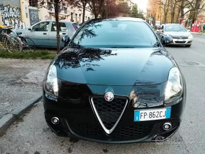 Second-hand Alfa Romeo Giulietta 120 CP (88 kW) 2018 Negru Hatchback