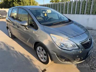 Usata Opel Meriva 101 CV (74 kW) 2012 Grigio Monovolume