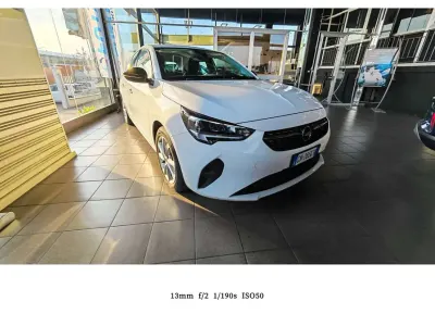 Usata Opel Corsa Elegance 75 CV (55 kW) 2023 Bianco Utilitaria