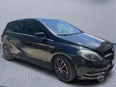 Usata Mercedes B200 Executive 136 CV (100 kW) 2012 Nero Utilitaria