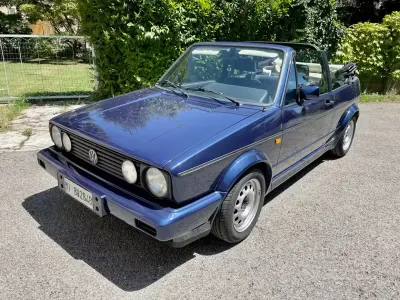Usata VW Golf Cabriolet 98 CV (72 kW) 1992 Blu Cabrio