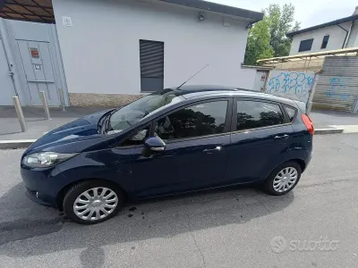 Usata Ford Fiesta 95 CV (69 kW) 2016 Blu Utilitaria