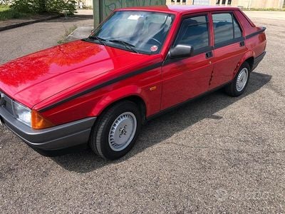 Second-hand Alfa Romeo 75 120 CP (88 kW) 1989 Roșu Berlinǎ