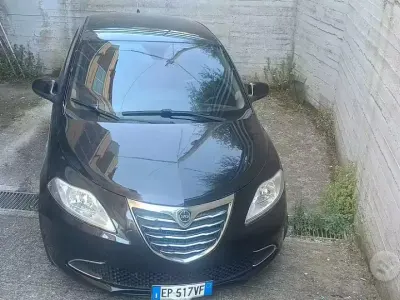 Usata Lancia Ypsilon 69 CV (50 kW) 2013 Nero Utilitaria