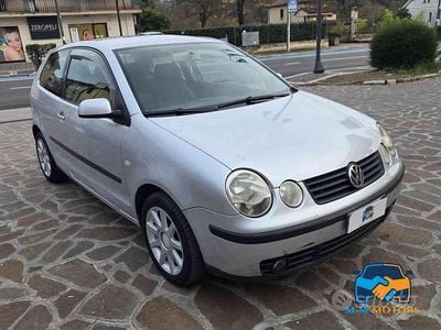 Begagnad VW Polo Comfortline 75 HK (55 kW) 2003 Grå Sedan