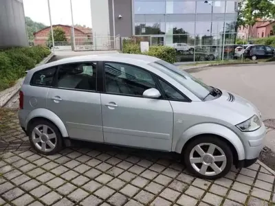 Usata Audi A2 Ambiente 75 CV (55 kW) 2001 Argento Utilitaria