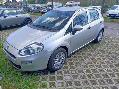 Usata Fiat Punto Young 69 CV (50 kW) 2017 Utilitaria